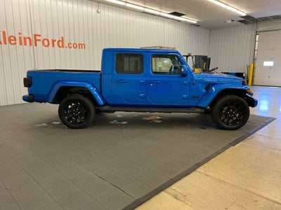 2022 Jeep Gladiator Overland TOW PACKAGE