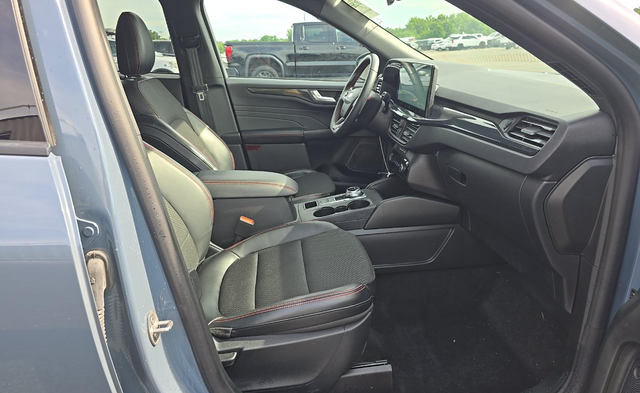 2025 Ford Escape Hybrid ST-Line TECH 1