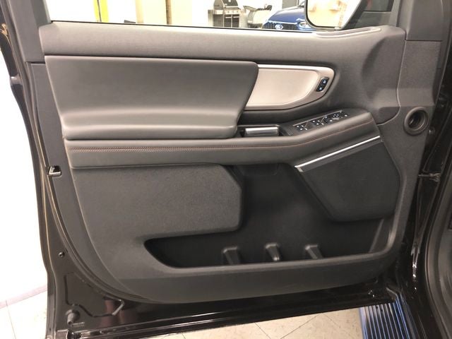 2025 Ford Expedition Max Active 202A/ROOF