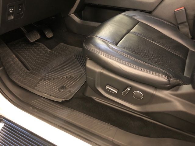 2019 Ford Expedition XLT 202a