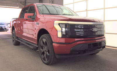 2025 Ford F-150 Lightning Platinum DARK ELEMENTS PACKAGE