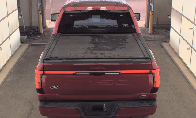 2025 Ford F-150 Lightning Platinum DARK ELEMENTS PACKAGE