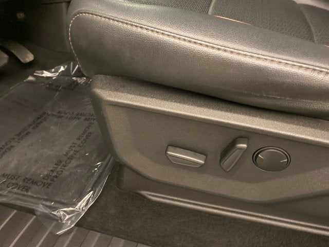 2025 Ford F-250SD Lariat BLACK APPEARANCE