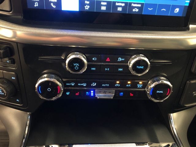 2025 Ford F-150 Lariat CHROME PACKAGE
