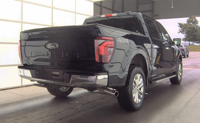 2025 Ford F-150 Lariat CHROME PACKAGE