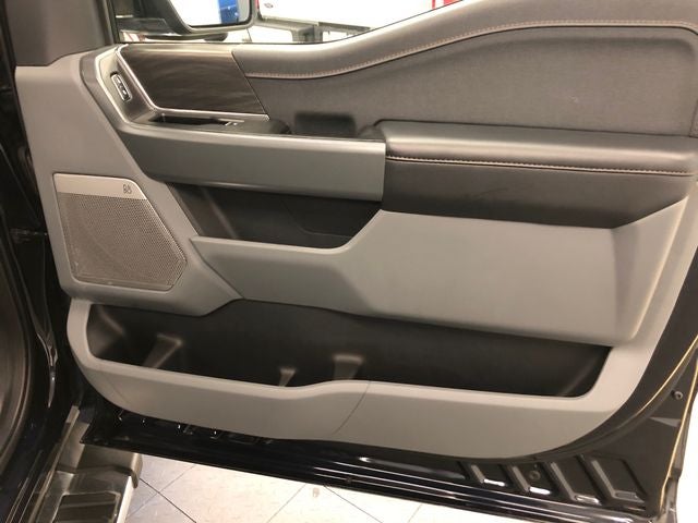 2025 Ford F-150 Lariat CHROME PACKAGE