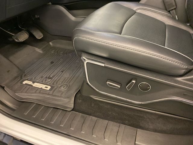 2024 Ford F-150 Lariat ROOF/BLACK APPEARANCE PACKAGE