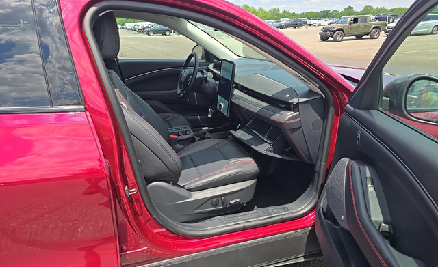 2025 Ford Mustang Mach-E Premium EXTENDED BATTERY/ROOF