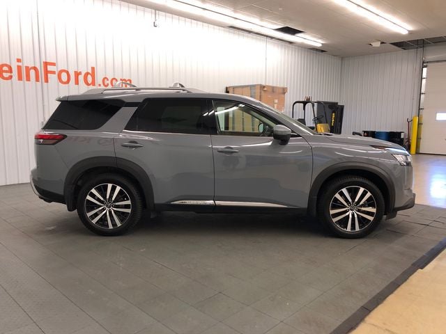 2023 Nissan Pathfinder Platinum BUCKETS