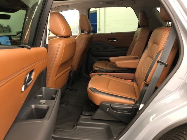 2023 Nissan Pathfinder Platinum BUCKETS