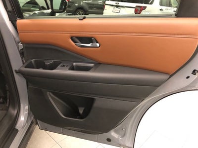 2023 Nissan Pathfinder Platinum BUCKETS