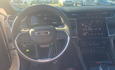 2025 Jeep Grand Cherokee Laredo X 4x4