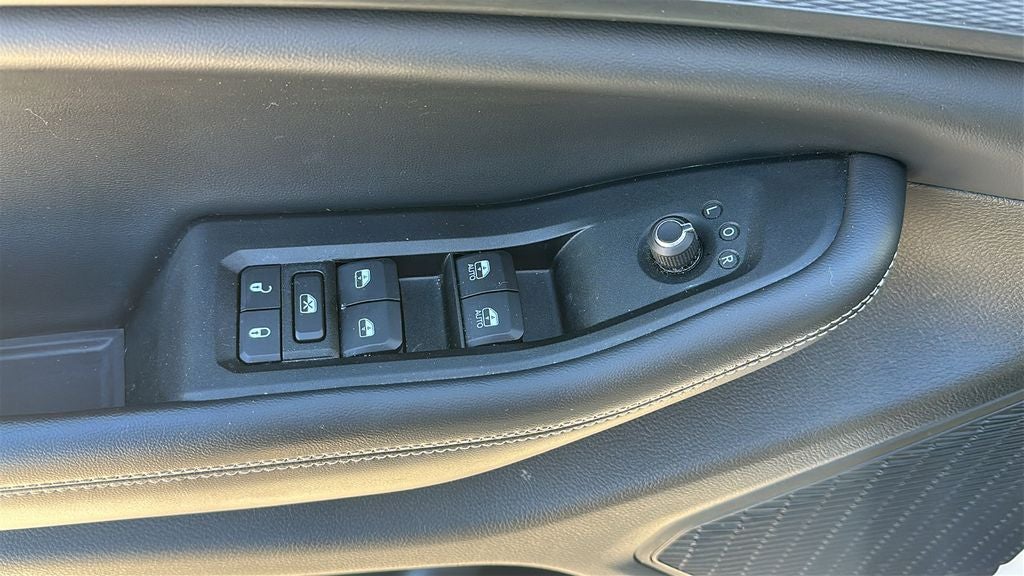 2023 Jeep Grand Cherokee Laredo 4x4