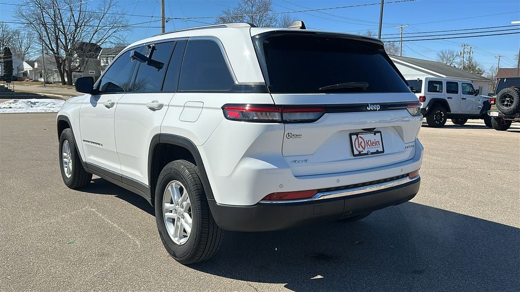 2023 Jeep Grand Cherokee Laredo 4x4
