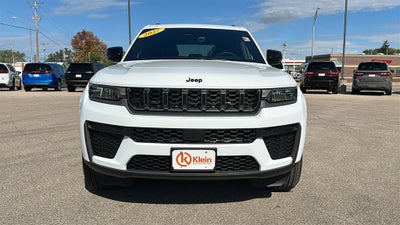 2027 Jeep Grand Cherokee GRAND CHEROKEE LAREDO ALTITUDE 4X4