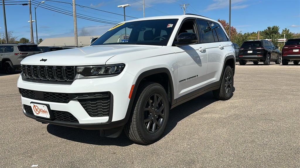 2027 Jeep Grand Cherokee GRAND CHEROKEE LAREDO ALTITUDE 4X4