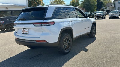 2027 Jeep Grand Cherokee GRAND CHEROKEE LAREDO ALTITUDE 4X4