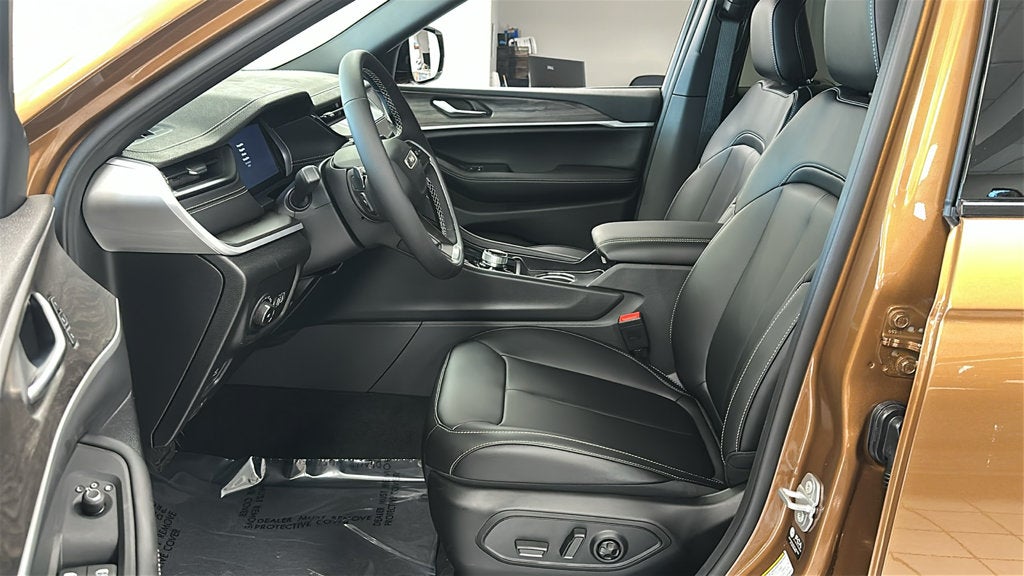 2027 Jeep Grand Cherokee GRAND CHEROKEE LIMITED 4X4