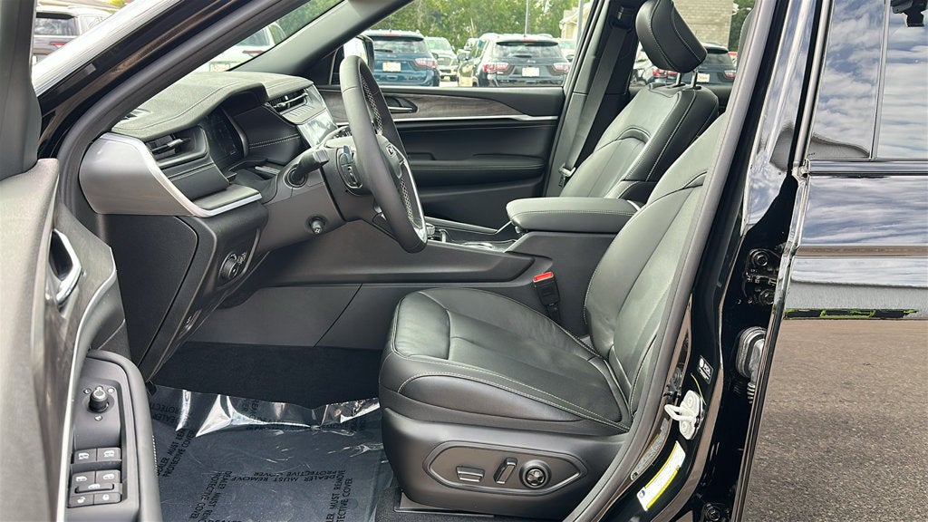 2027 Jeep Grand Cherokee GRAND CHEROKEE LIMITED RESERVE 4X4