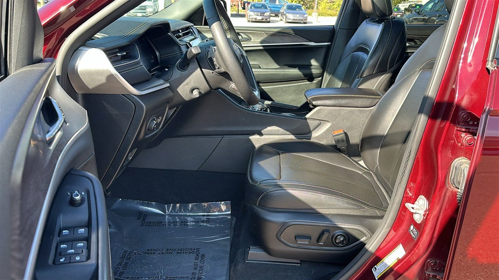 2025 Jeep Grand Cherokee L Limited 4x4