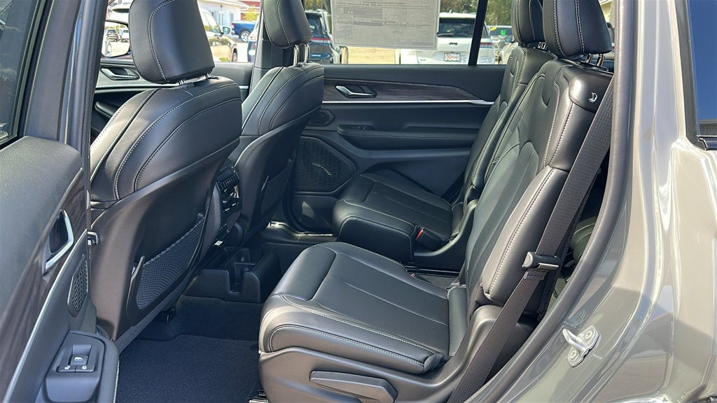 2027 Jeep Grand Cherokee GRAND CHEROKEE L LIMITED 4X4