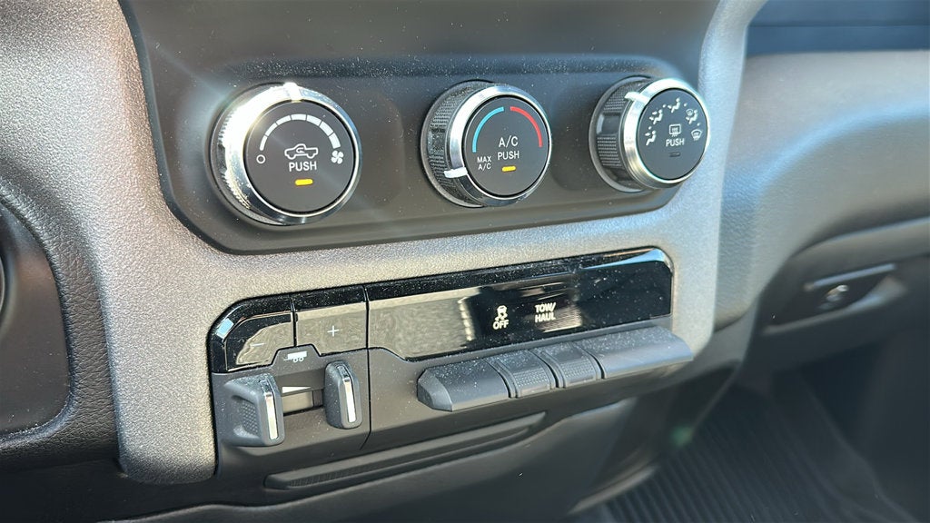 2024 RAM 1500 Tradesman Crew Cab 4x4 5'7' Box