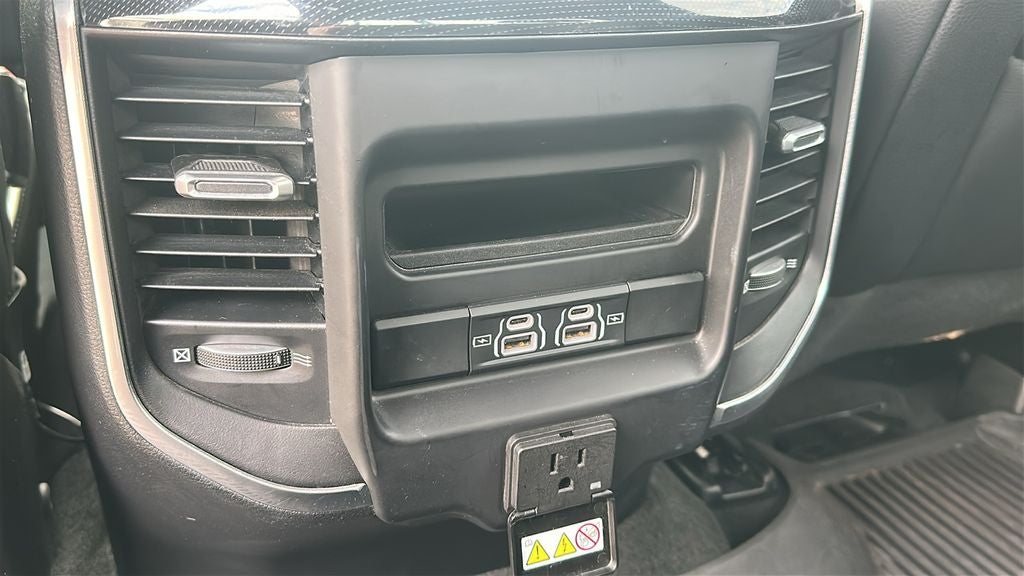 2021 RAM 1500 Laramie Crew Cab 4x4 5'7' Box