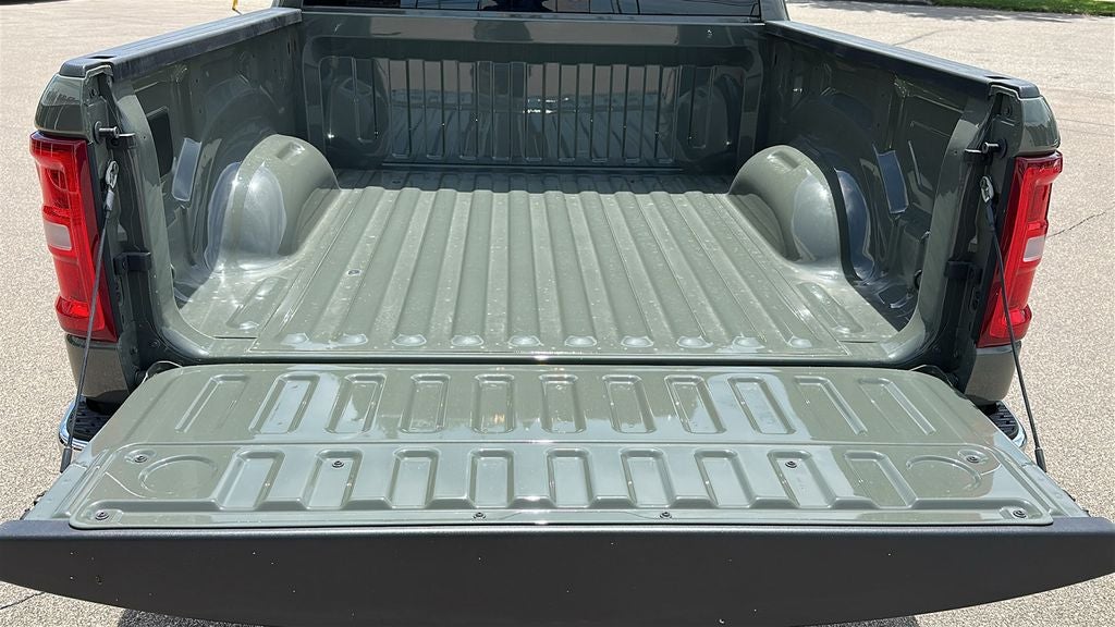 2026 RAM 1500 Laramie Crew Cab 4x4 5'7' Box