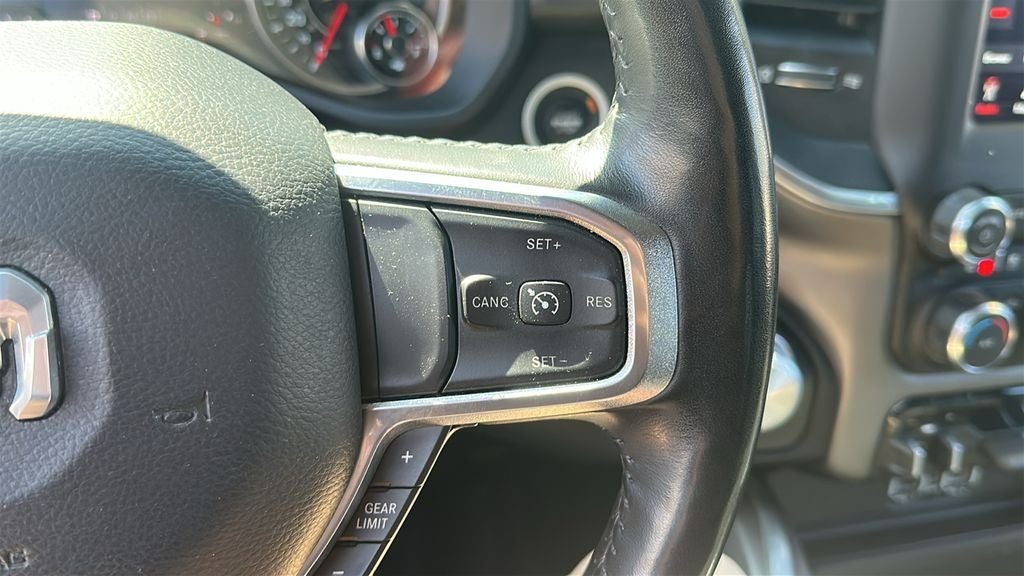 2020 RAM 1500 Laramie Crew Cab 4x4 5'7' Box