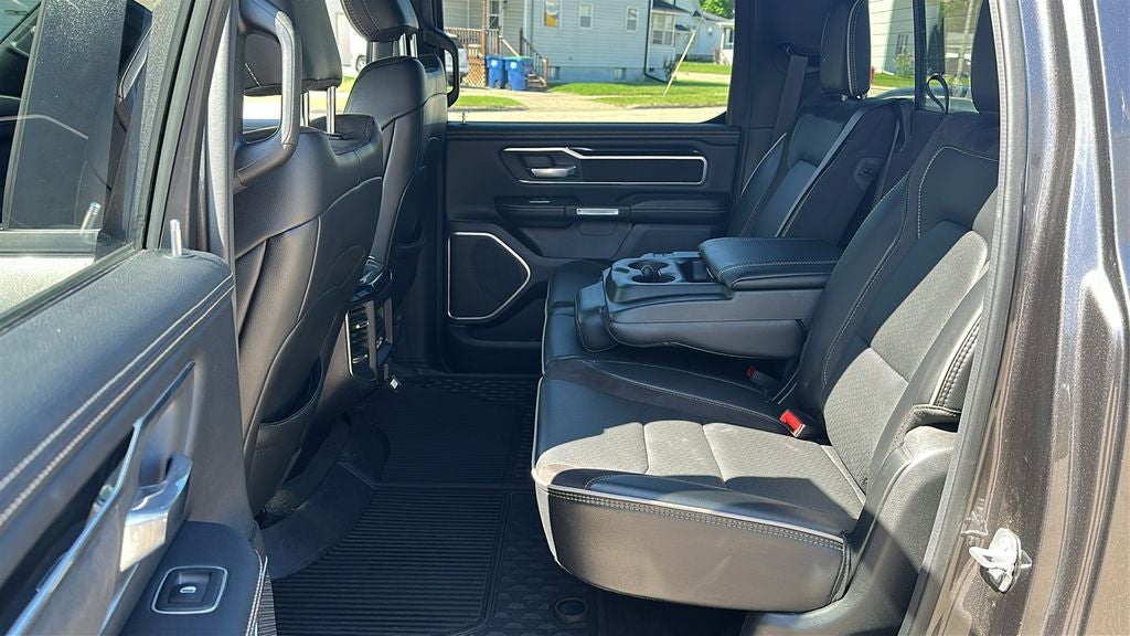 2020 RAM 1500 Laramie Crew Cab 4x4 5'7' Box