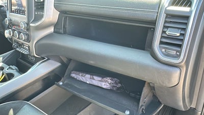2020 RAM 1500 Laramie Crew Cab 4x4 5'7' Box