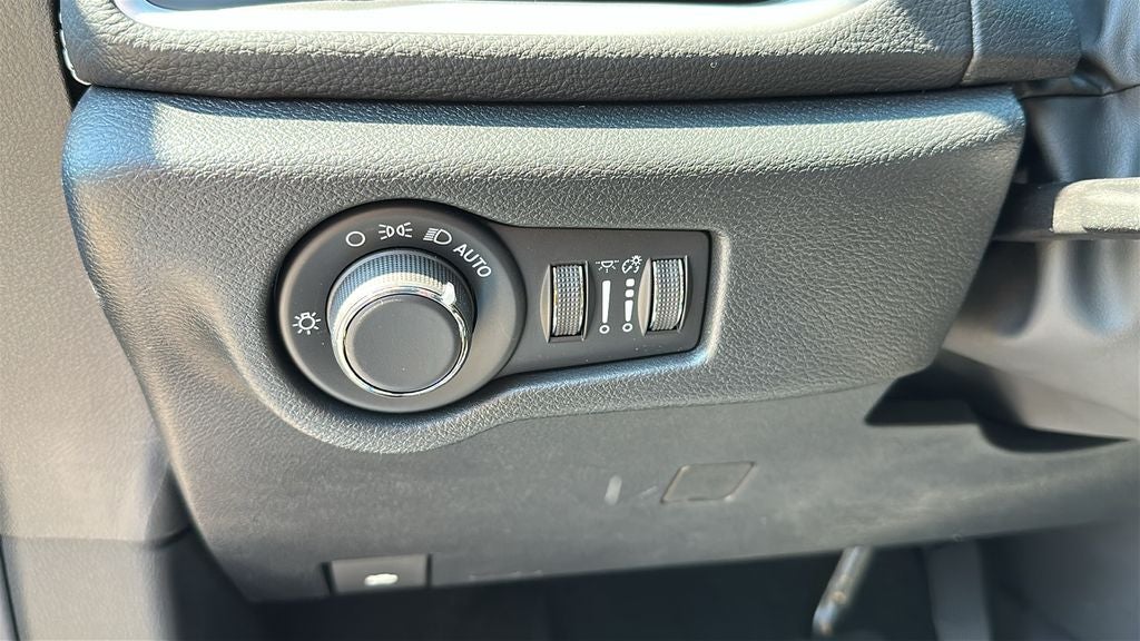 2027 Chrysler Pacifica PACIFICA SELECT AWD