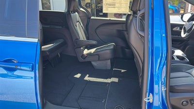 2027 Chrysler Pacifica PACIFICA SELECT AWD