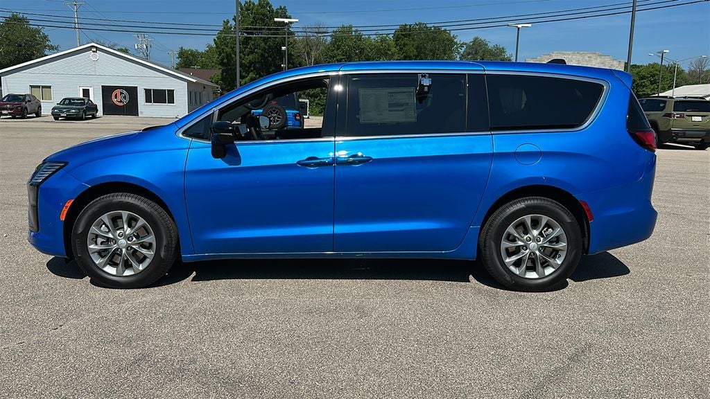 2027 Chrysler Pacifica PACIFICA SELECT AWD