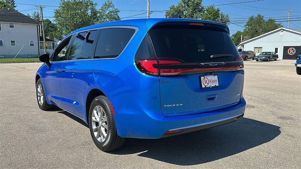 2027 Chrysler Pacifica PACIFICA SELECT AWD