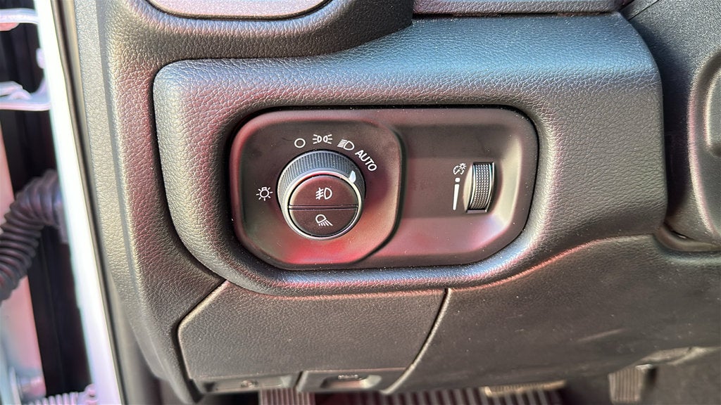 2025 RAM 2500 Tradesman Crew Cab 4x4 6'4' Box