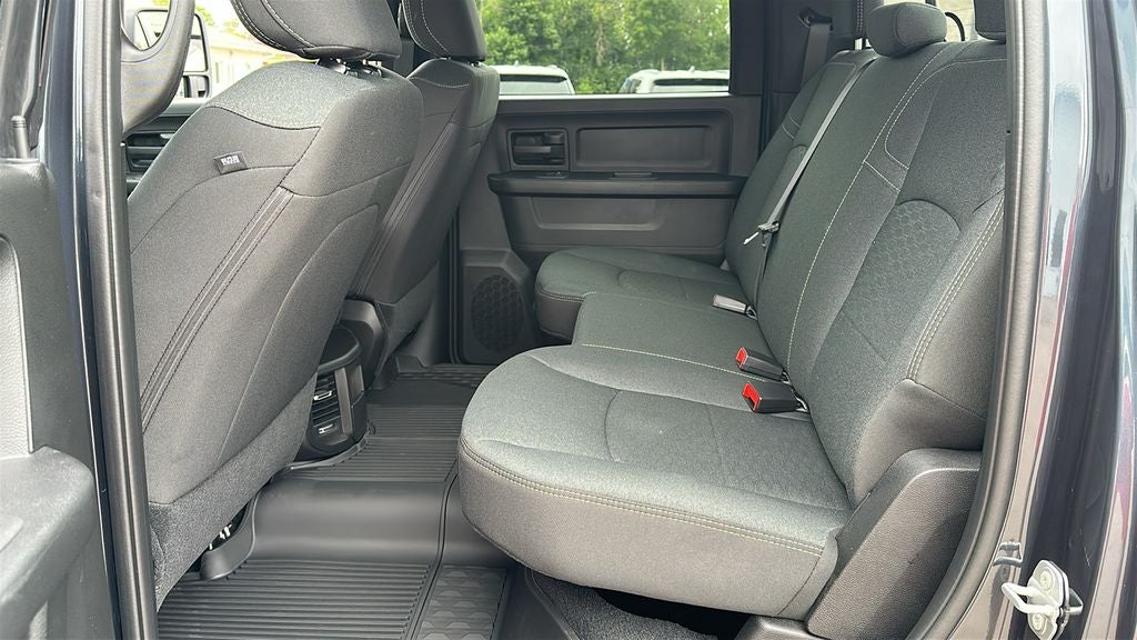 2026 RAM 2500 RAM 2500 BLACK EXPRESS CREW CAB 4X4 6'4' BOX