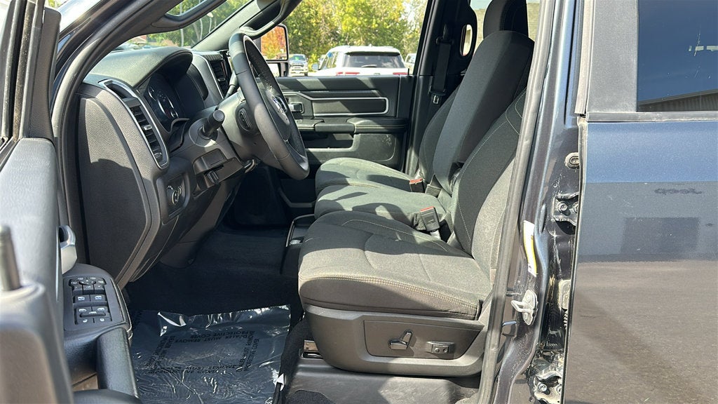 2025 RAM 2500 Big Horn NIGHT EDITION