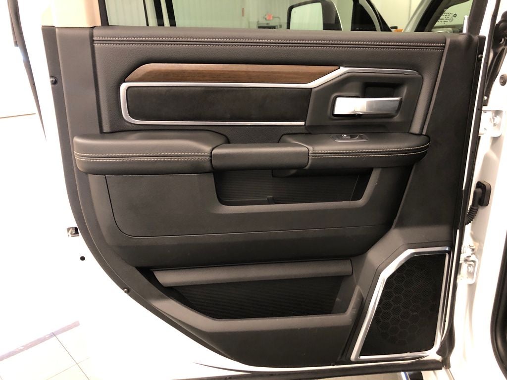 2024 RAM 2500 Laramie Crew Cab 4x4 6'4' Box